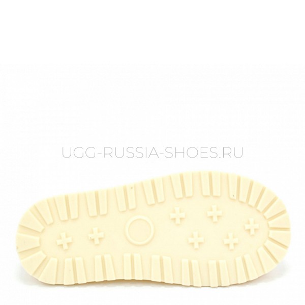 UGG Women’s Boot Guard Sand